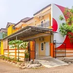 Oyo 3132 Mahkota Sivali