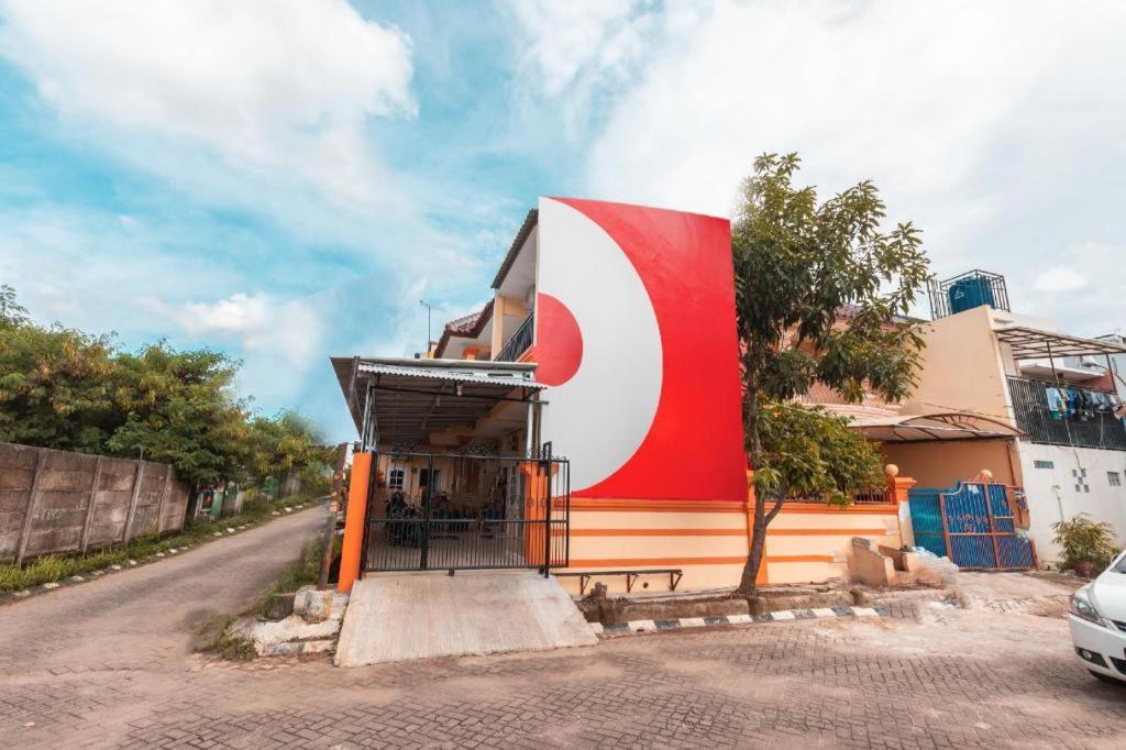 Hotel Oyo 3132 Mahkota Sivali Jakarta
